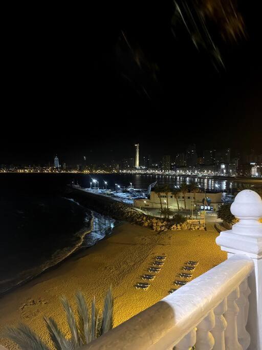 Апартаменты Apartamento Centrico Y En Primera Linea De Playa Бенидорм Экстерьер фото