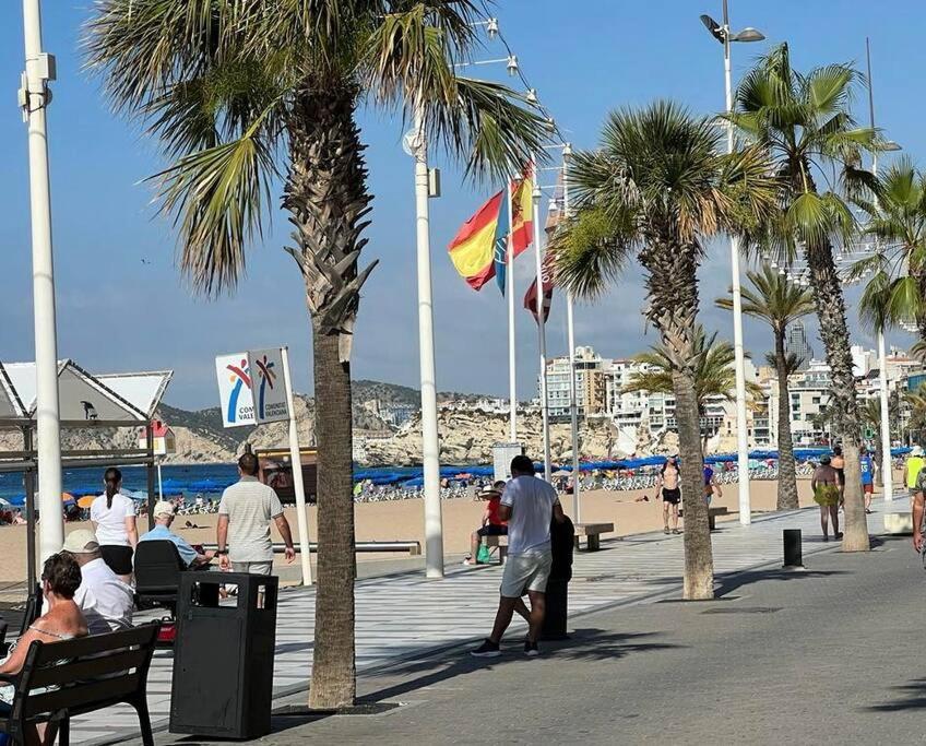 Апартаменты Apartamento Centrico Y En Primera Linea De Playa Бенидорм Экстерьер фото