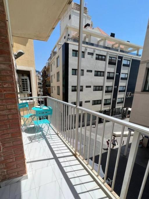 Апартаменты Apartamento Centrico Y En Primera Linea De Playa Бенидорм Экстерьер фото