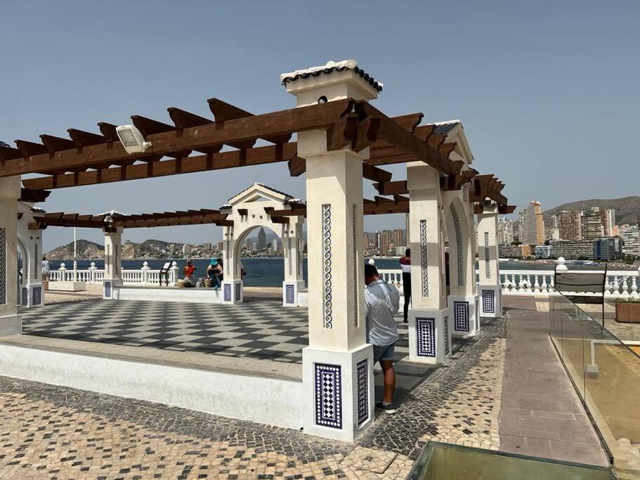 Апартаменты Apartamento Centrico Y En Primera Linea De Playa Бенидорм Экстерьер фото